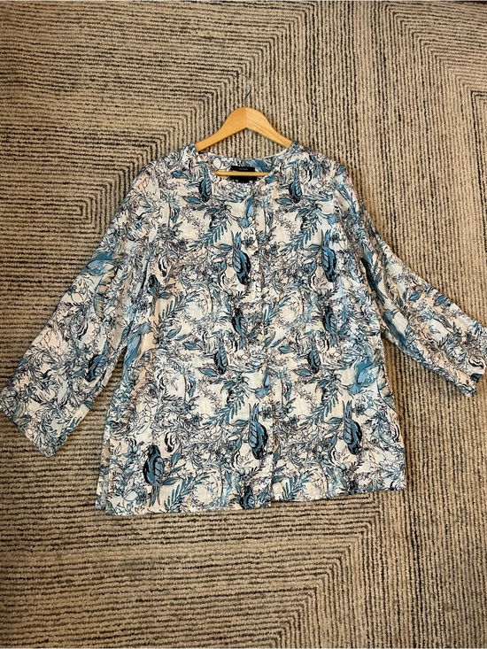 Tahari Tops - Tahari Women Linen Tops Plus 1X Blue White Floral Button Front Coastal Beachy
